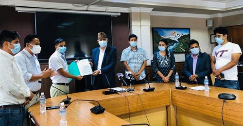 प्रमाणपत्र धितो राखेर रु २५ लाख ऋण दिने कार्यक्रम छिटो कार्यान्वयनमा जोड