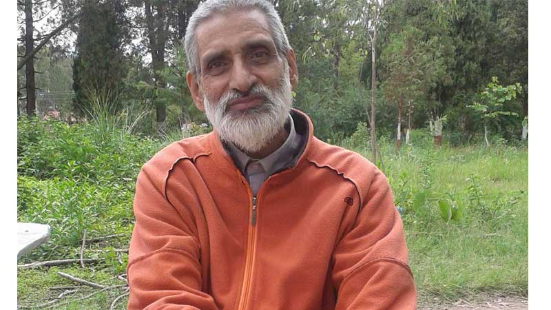 कविता : पर्खाइ