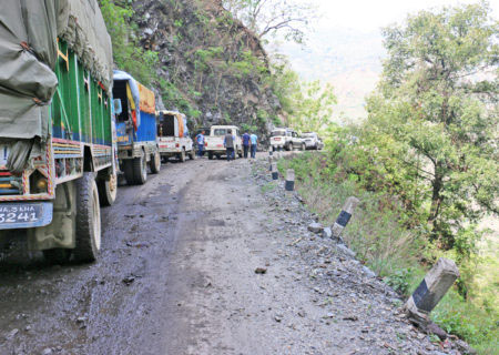 अवरुद्ध बनेका महाकाली राजमार्ग पुनः सञ्चालनमा