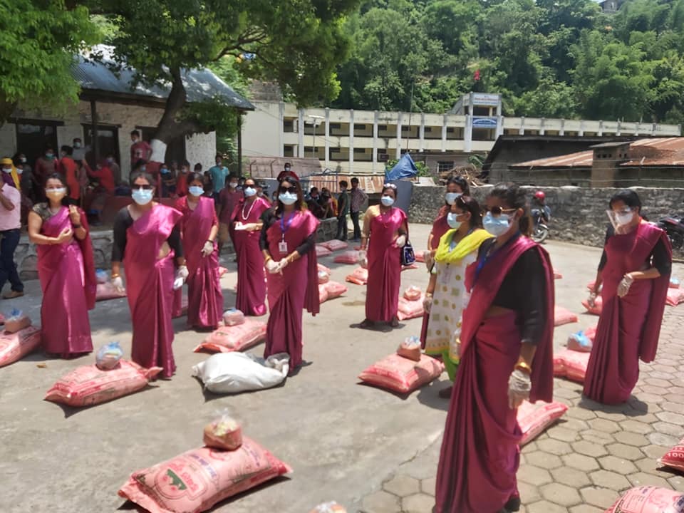 चितवनको  इच्छाकामनामा ५० घर चेपांगबस्तिलाइ खाध्यान्न बितरण