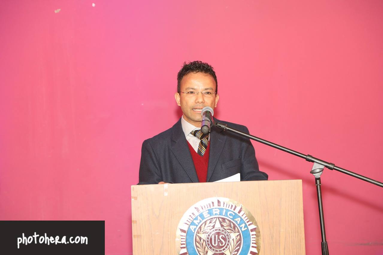 डाडाकाहु आगलागी पिडीतलाइ सवा २ लाखबढि सहयोग हस्तान्तरण हुदै