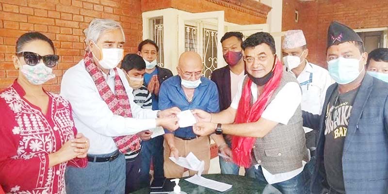 ७० जना कलाकर्मी एमाले परित्याग गरि काँग्रेसमा प्रवेश