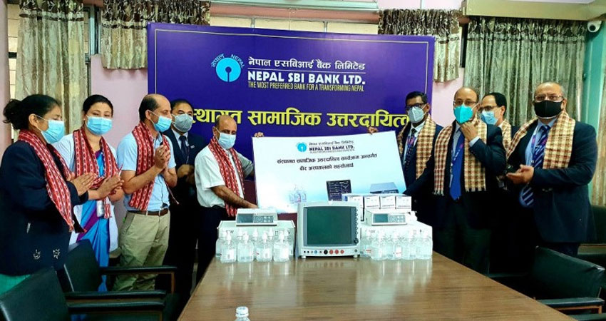 एसबीआई बैंकद्धारा वीर अस्पताललाई चिकित्सा उपकरण सहयोग