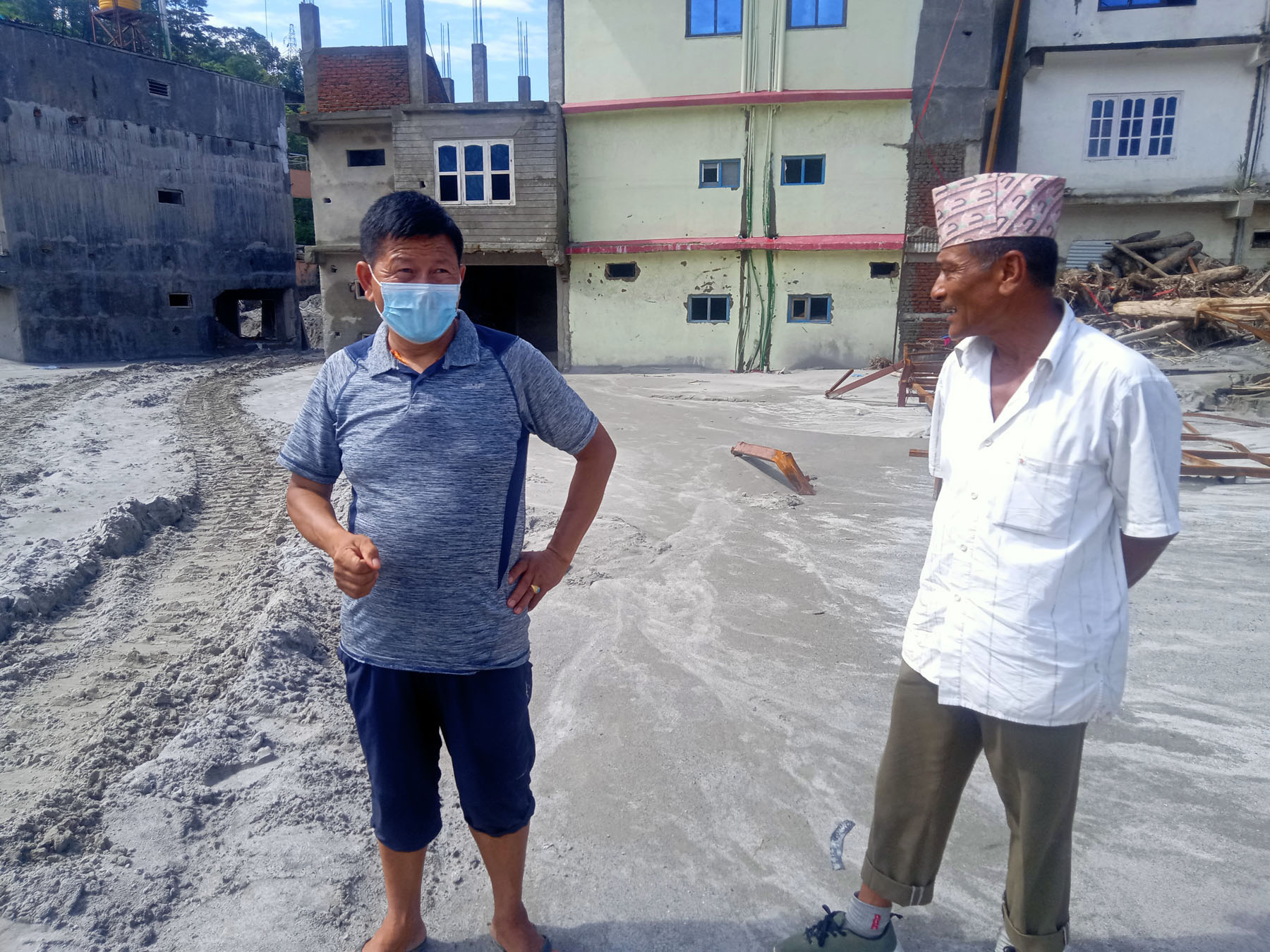चिउरा, चामलभन्दा पनि घर बनाउन सहयोगको अपेक्षा गर्दै मेलम्चीबासी