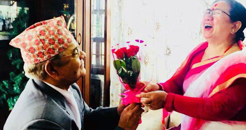 संसद पद जोगाउन पत्नीलाई एमालेमै राखेर आफुँ नेकपा (एस)मा जाँदै वामदेव