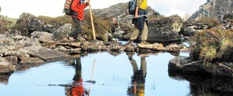 गोसाइँकुण्डमा विशेष मेलाका लागि भक्तजनको आगमन सुरू