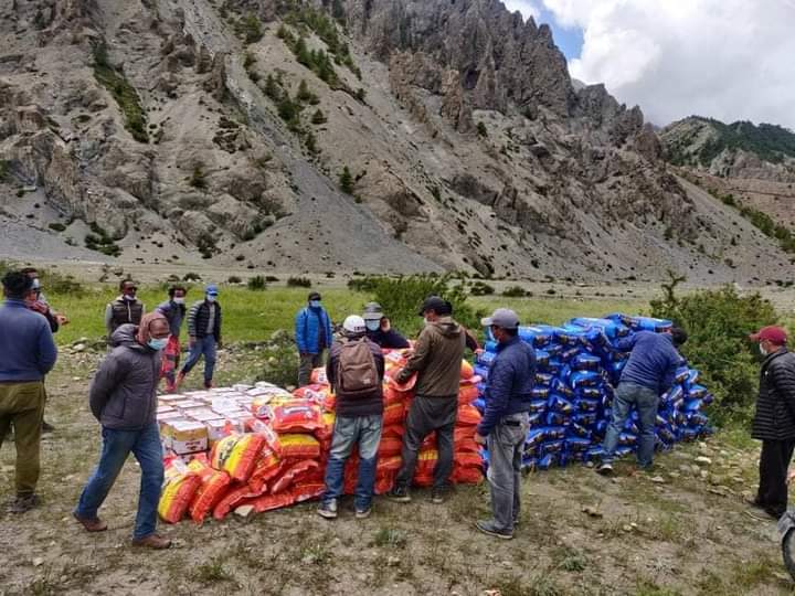 मनाङका बाढीपीडितलाई रु ३० लाख बराबरको राहत वितरण