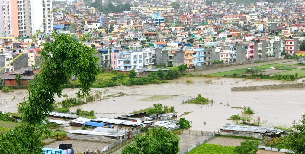 बाढीका कारण काठमाडौंका तीनसय बढी घर डुबानमा, १३८ जनाको उद्धार
