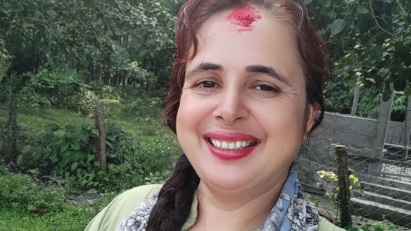 कविता: झरी