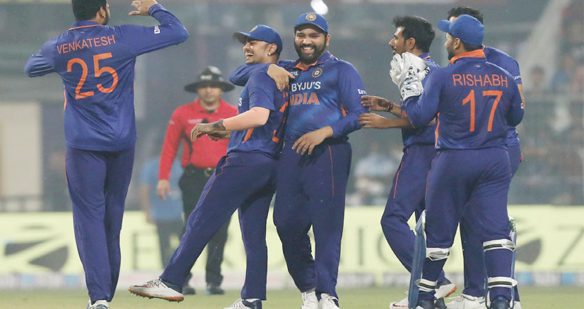 पहिलो एकदिवसीयमा भारत ६ विकेटले विजयी, रोहित शर्माको विस्फोटक ब्याटिङ्ग