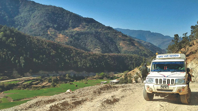 जीप व्यवसायीले मनोमानी भाडा लिएपछि भाडा दर तोकियो,यस्तो छ भाडा दर