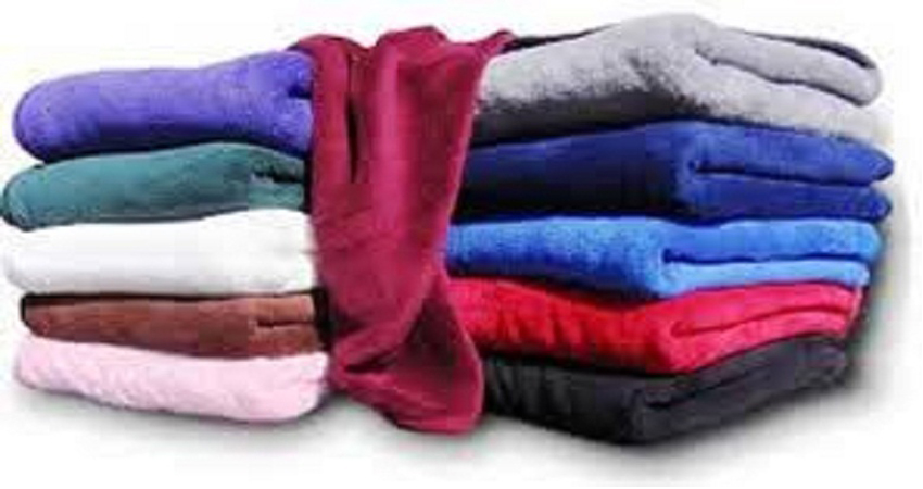 पुरानागाउँमा न्यानो कपडा वितरण