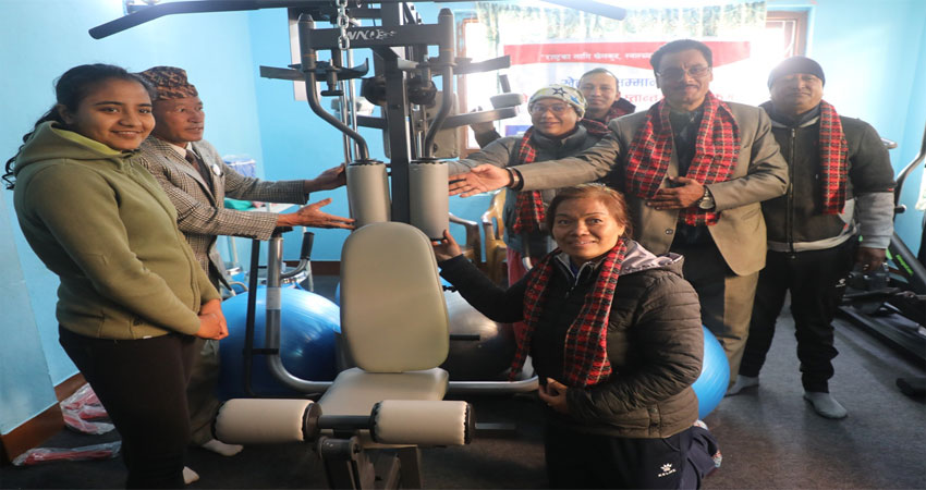 न्यु डायमन्ड स्पोर्ट्स क्लबलाईलाई चन्द्रागिरी नगरपालिकाको सहयोग