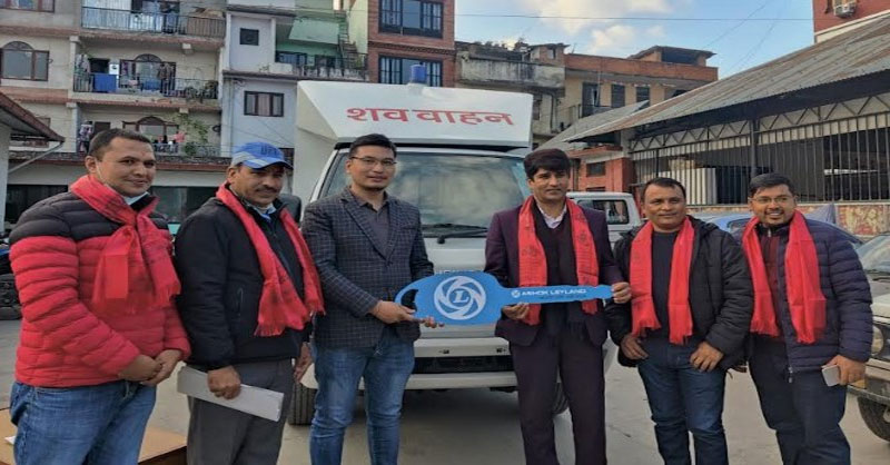 नगरपालिका तथा अस्पताललाई अशोक लेलैण्डको शववाहन हस्तान्तरण