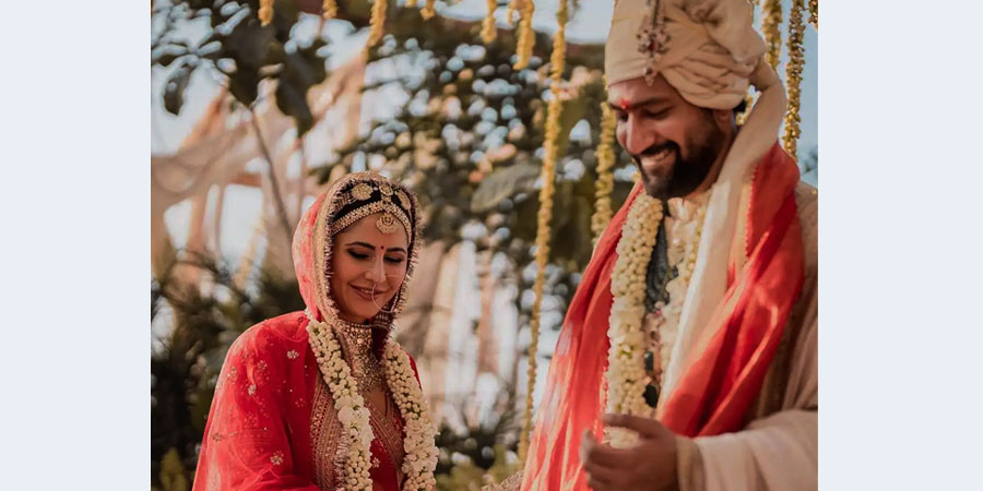 दुलही बन्दा यस्ती देखिइन् नायिका कटरिना (तस्बिरसहित)