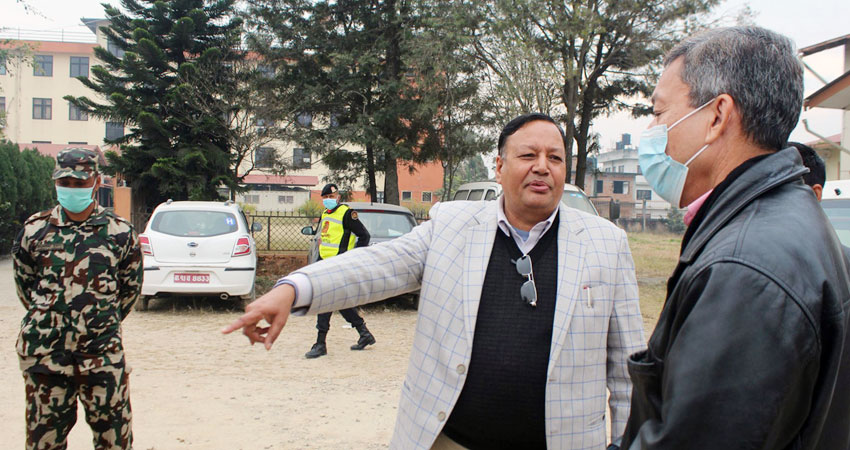 एक्सनमा उत्रिए शिक्षामन्त्री : बढी शुल्क लिएको भेटिए तत्कालै कारबाही गर्ने