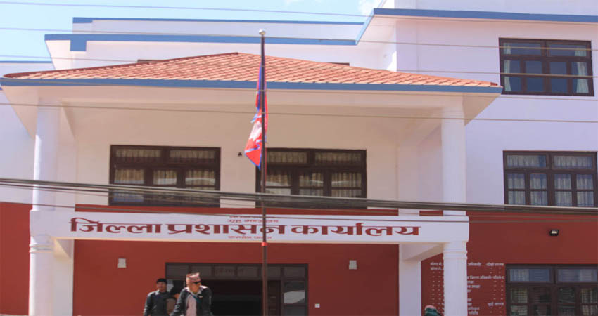 पाल्पा जिल्ला प्रशासन कार्यालयले अत्यावश्यकबाहेकका अन्य सेवा बन्द  गर्यो
