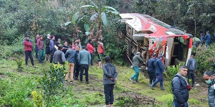 पाल्पामा शव बोकेको बस दुर्घटना हुँदा ७ मलामीको मृत्यु, ८ जना घाइते