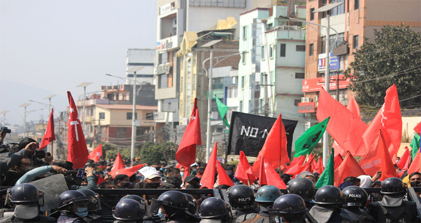 हेर्नुहोस् एमसीसी विरुद्धका आन्दोललाई तस्वीरमा 