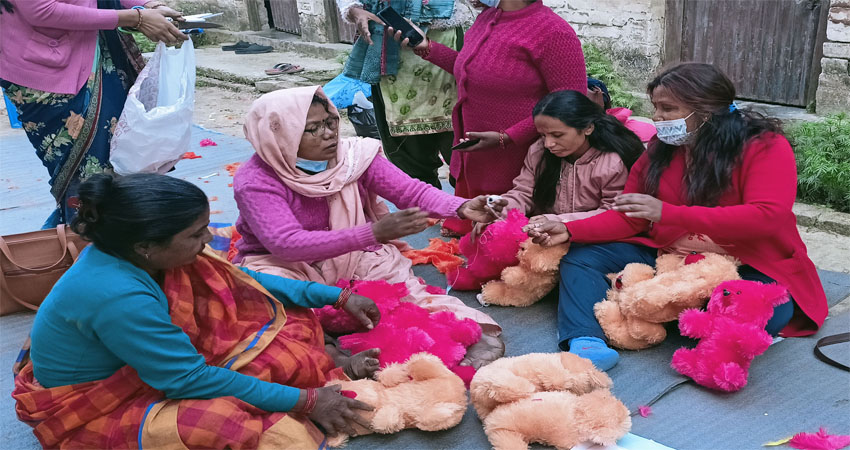 आत्मनिर्भर बन्दै अपाङ्गता भएका महिलाहरु