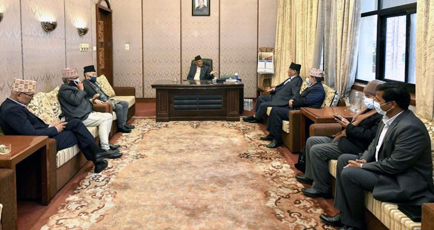 देउवा बाहिरिए लगत्तै ओलीलाई भेट्न पुगे प्रचण्ड