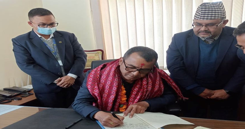 धितोपत्र बोर्डका अध्यक्ष हमालको पदबहाली