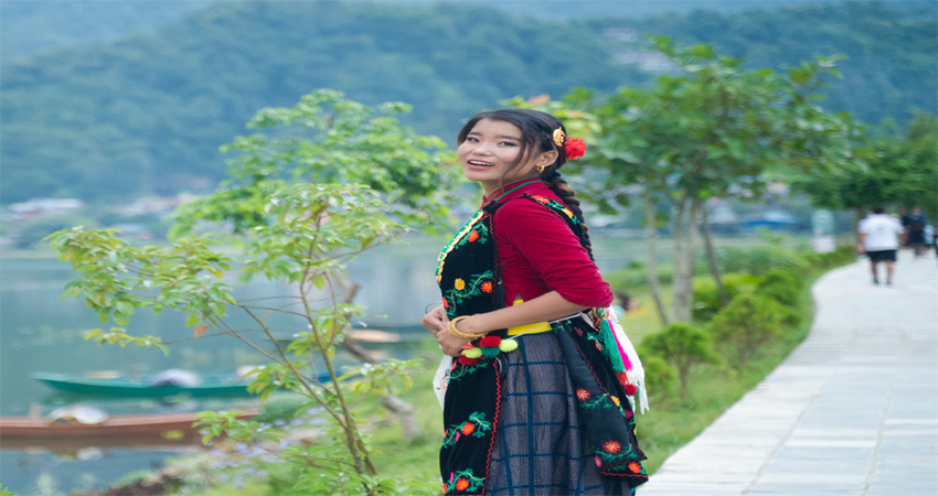 “केशरी” पछि गायिका पुनको नयाँ कौडा गीत बजारमा