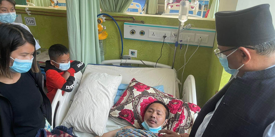 वीर अस्पतालमा उपचाररत रानाको उपचारमा पहल गर्ने प्रचण्डको प्रतिबद्धता
