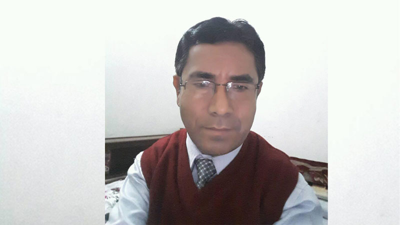 कविता : यसरी खस्यो पर्दा