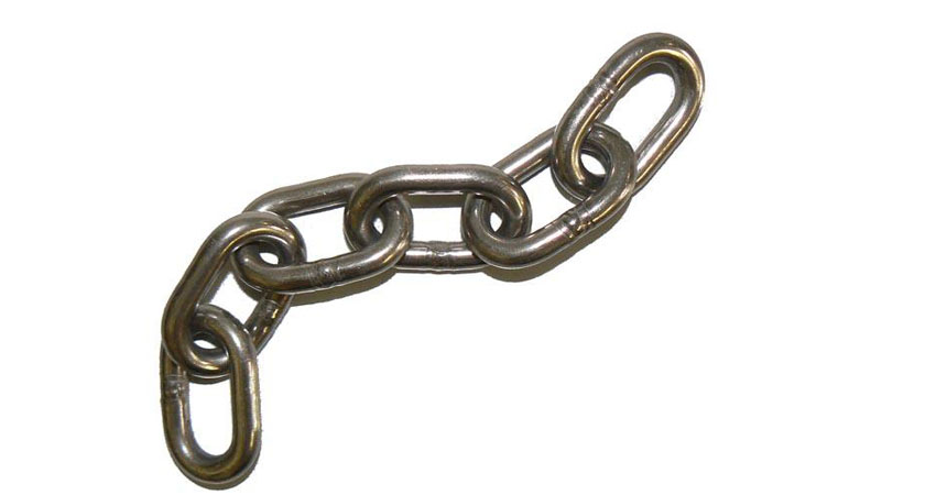 नौ वर्षीय बालक उपचार अभावमा साङ्लोमा बाँधिए, बुवाद्धारा उपचार सहयोगको अपिल