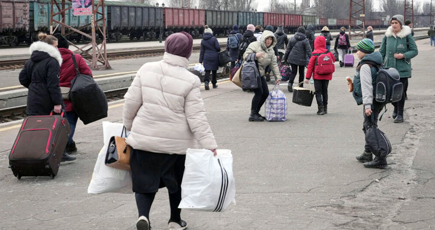 युद्धले आक्रान्त यूक्रेनी जनता : सबै छाडेर भाग्दैछन् ज्यान जोगाउन