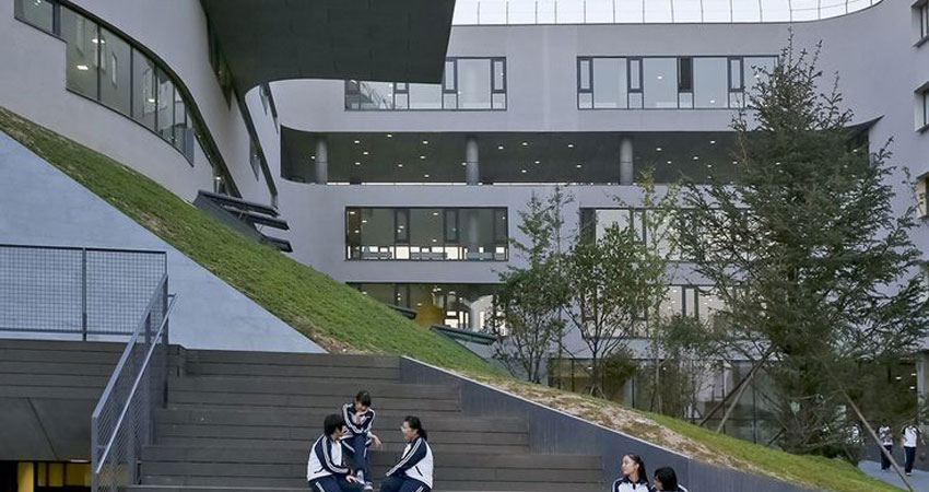 कोरोनाका कारण बेइजिङका विद्यालयहरू फेरि बन्द