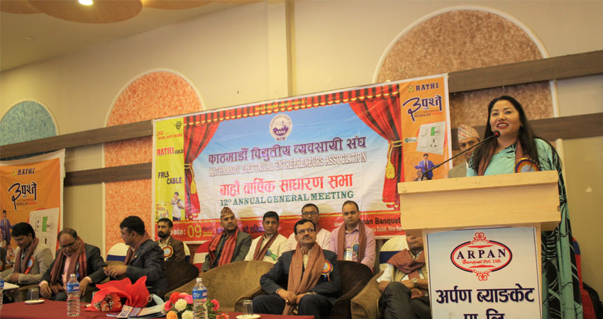 बजारको हल्लाजस्तो अर्थतन्त्र धरासायी भएको छैन : मन्त्री झाँक्री