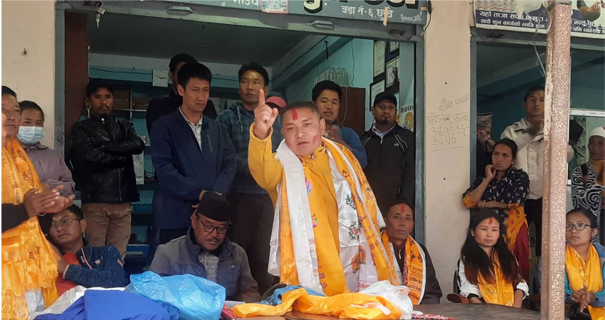 माओवादी केन्द्रबाट अध्यक्षको उम्मेदवार बनेका तामाङ एमालेमा प्रवेश