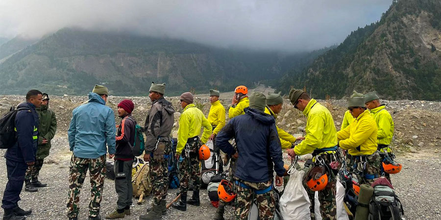 हराइरहेको जहाज खोज्न बिहानैदेखि सेना र प्रहरीको टोली परिचालन