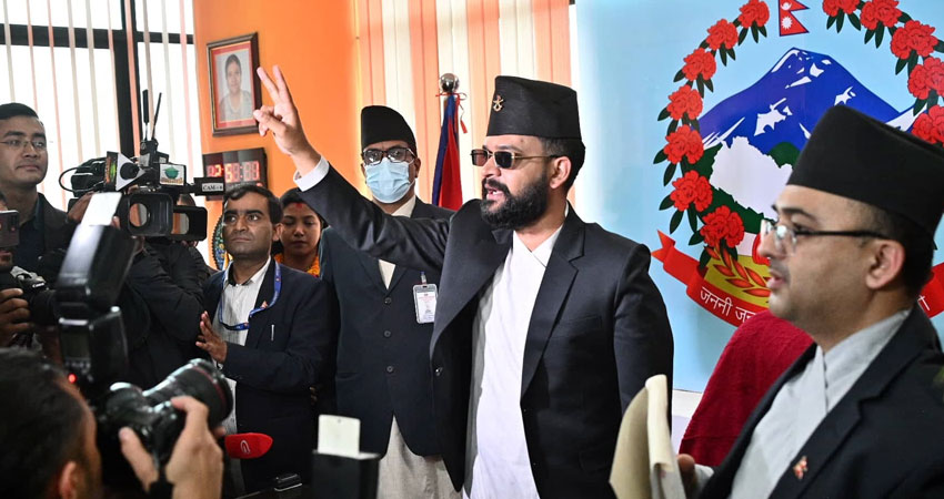 पदभार सम्हालेपछि बालेनले भने– फोहोर व्यवस्थापन नभएसम्म अरू कुरा गर्दिन