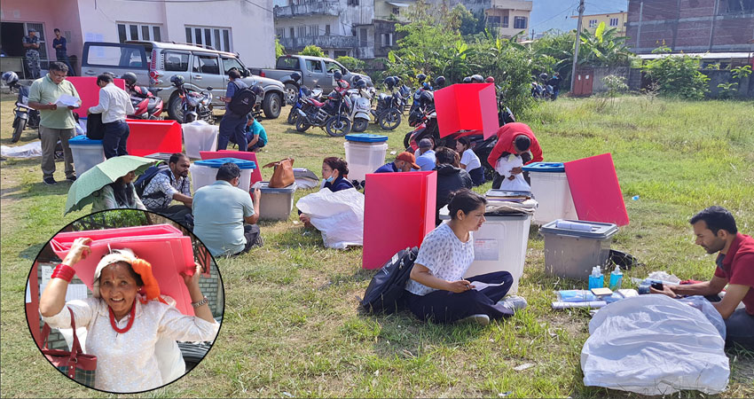 निर्वाचन सामग्रीसहित कर्मचारी मतदान केन्द्रमा