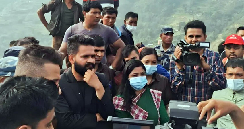 सिसडोलवासीसँग मेयर बालेनले भने – केमिकल हालेर दुर्गन्ध हटाउँछौँ