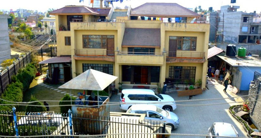 प्रचण्ड निवासमा शीर्ष नेताहरुको बैठक, पदाधिकारी टुंग्याउने तयारी