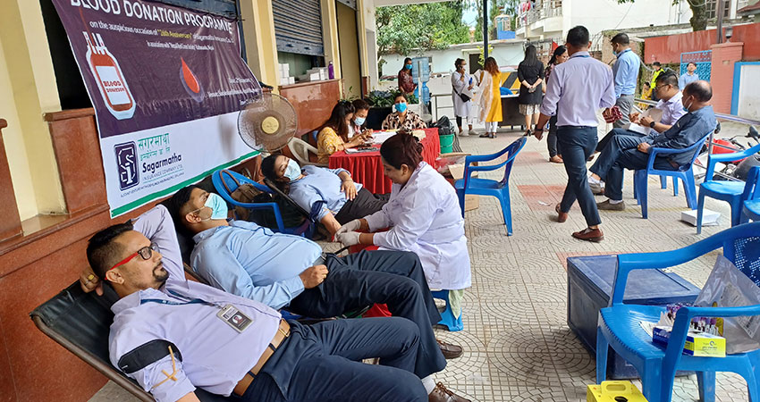 सगरमाथा इन्स्योरेन्सद्वारा रक्तदान कार्यक्रम संचालन