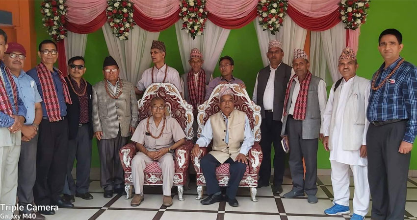 खोटाङ भगवती माविका पूर्व विद्यार्थीहरुद्धारा गुरुलाई सम्मान