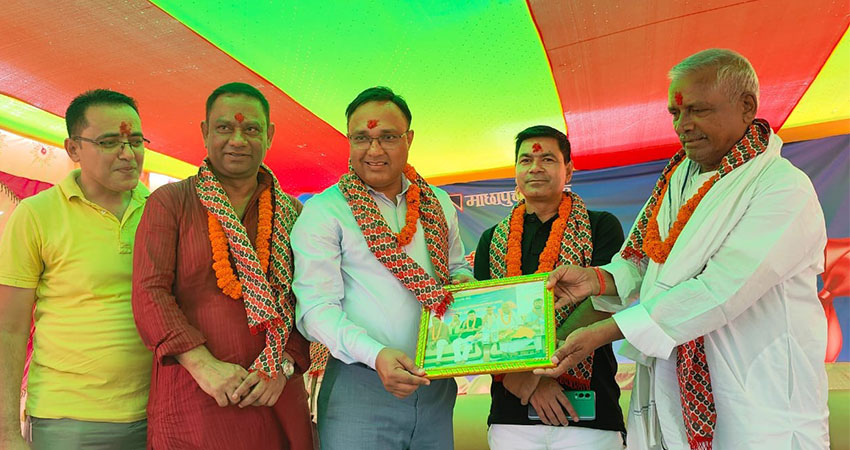 गढीमाईमा माछापुच्छ्रे बैंकको क्युआर कोड सेवा, दशनार्थीले क्युआर कोड बाटै भेटी चढाउन सक्ने