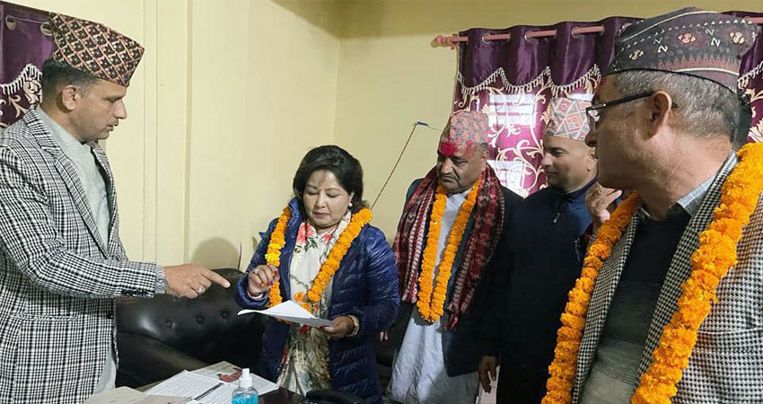 प्रधानमन्त्री देउवाले वारेसमार्फत गराए उम्मेदवारी दर्ता