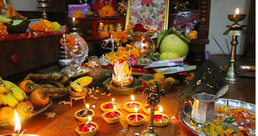 यमपञ्चक अर्थात् तिहारअन्तर्गत आज लक्ष्मीपूजा