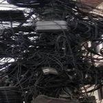 अव्यवस्थित तार हटाइँदै अव्यवस्थित तार हटाइँदै
