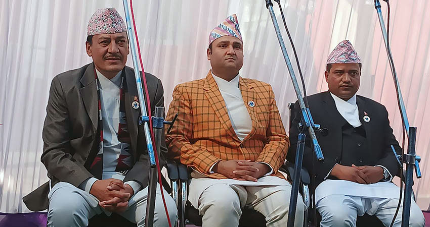 प्रदेश १ मा प्रचण्डका ज्वाइँसहित तीन मन्त्रीले खाए शपथ