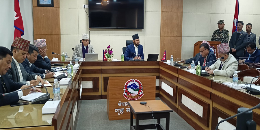 शितलहरबाट नागरिकलाई बचाउन पूर्वतयारी गर्न गृहमन्त्रीको निर्देशन