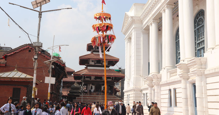 वसन्तपुरस्थित हनुमानढोकामा विधिवतः रूपमा चीर ठड्याइयो