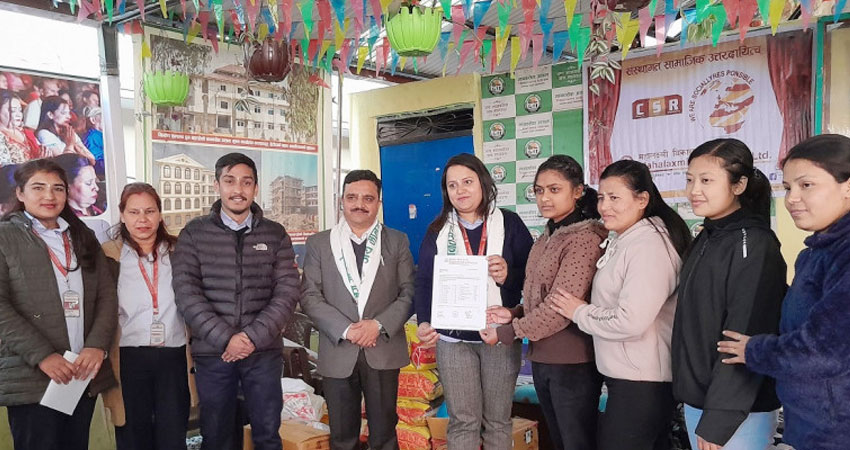 महालक्ष्मीद्वारा मानव सेवा आश्रम र शैक्षिक संस्थालाई सहयोग