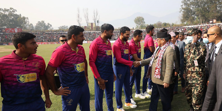 नेपाल–यूएई बीचको खेल हेर्न क्रिकेट मैदानमा प्रधानमन्त्री–प्रचण्ड